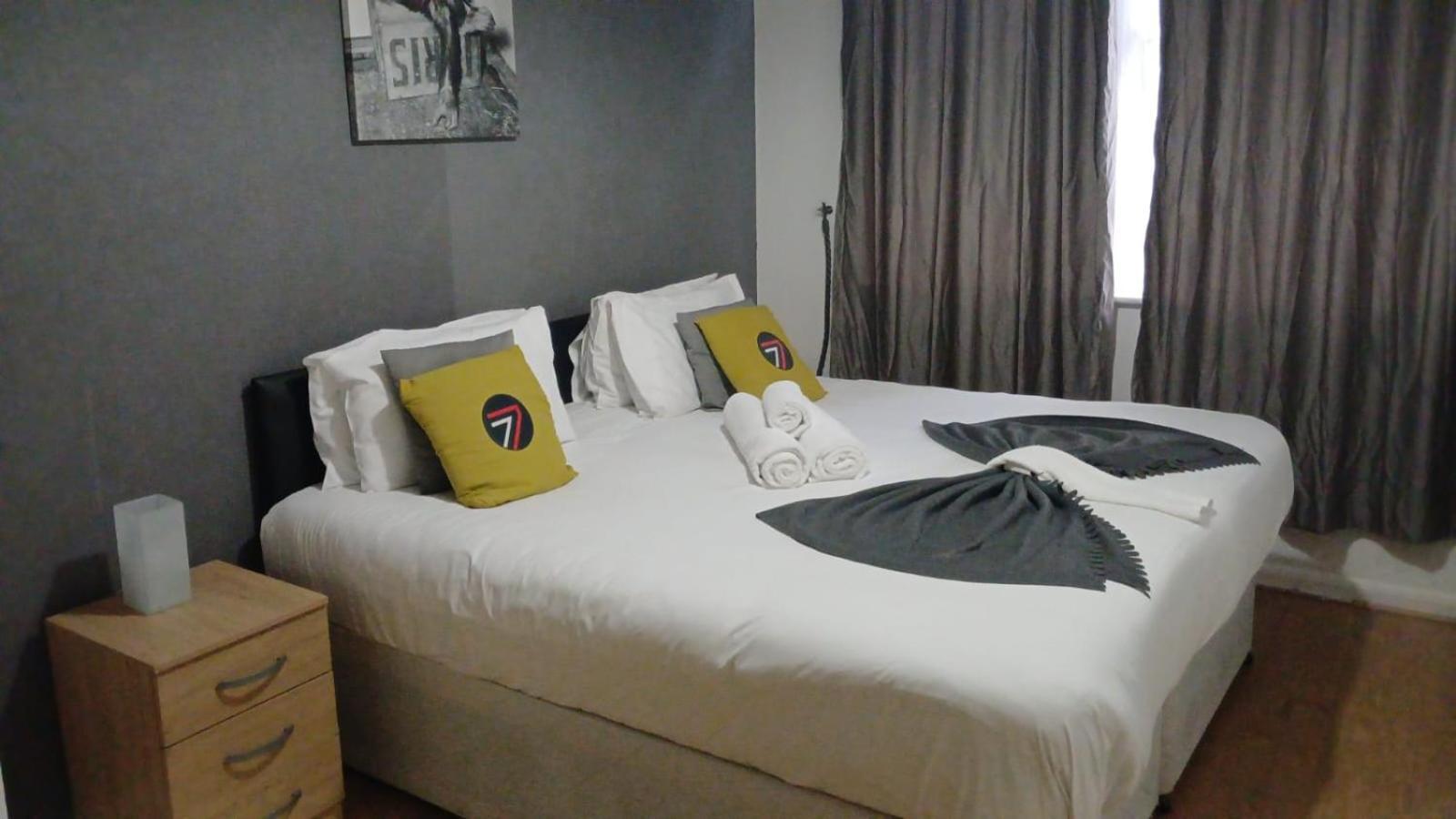 Seven Suites - Beautiful 2-Bed Apartment With Parking In Watford Central Exterior photo
